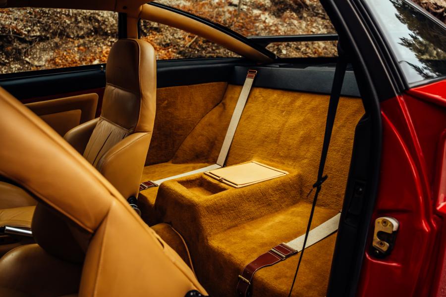 Интерьер Alfa Romeo S.Z. 1989 года  (фото 39 из 86)